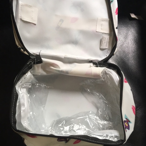 Lillian Vernon Cosmetic Case Set - Picture 3 of 8